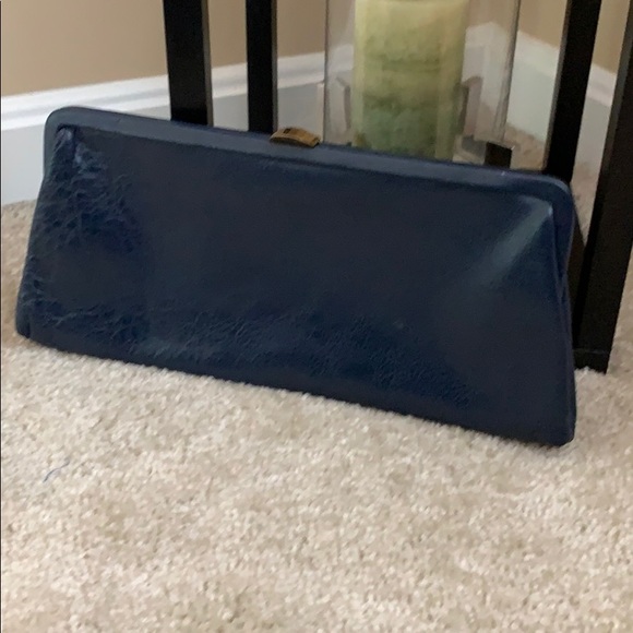 1970s Vintage Genuine Leather Clutch - Picture 2 of 7